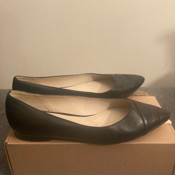 Black Cole Haan Flats - Picture 5 of 5